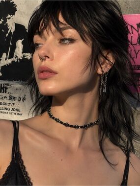 Y2K Vintage Gothic Choker Necklace – Iridescent Purple & Black Beads ☪️🖤🔮